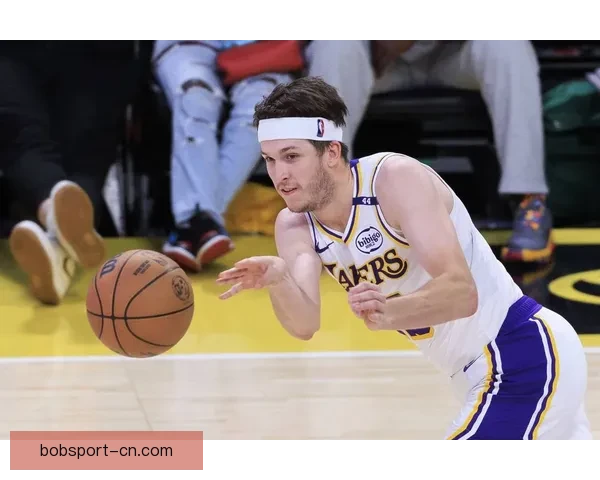 里夫斯赞扬球队拼搏精神 期待斯马特下场比赛顺利复出 里夫斯赞扬球队拼搏精神 期待斯马特下场比赛顺利复出